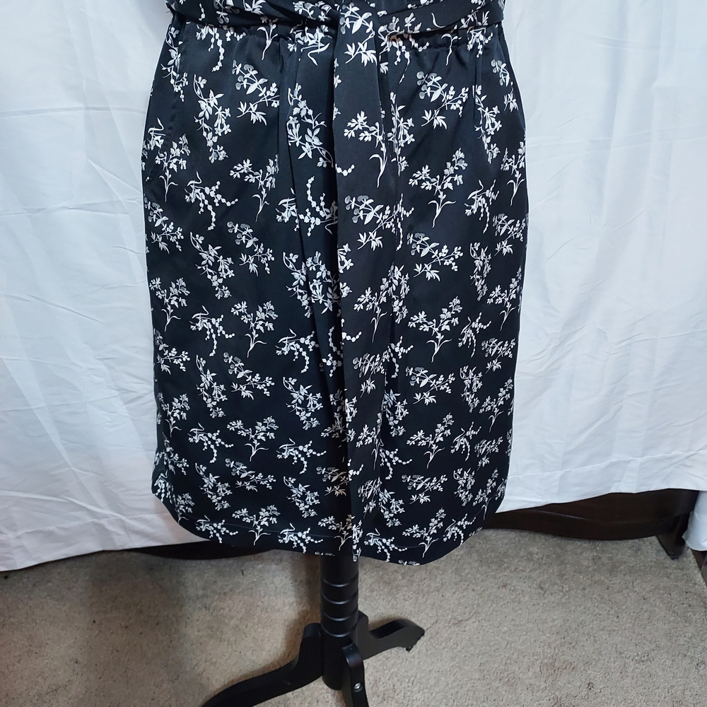 H&M Monochrome Floral Midi Skirt